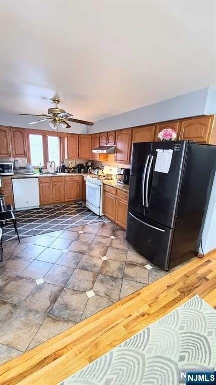 557 Park Pl - Photo 2 of 18