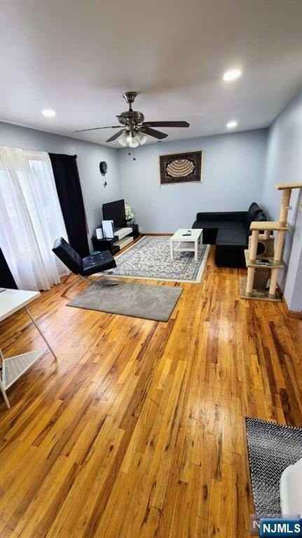 557 Park Pl - Photo 4 of 18