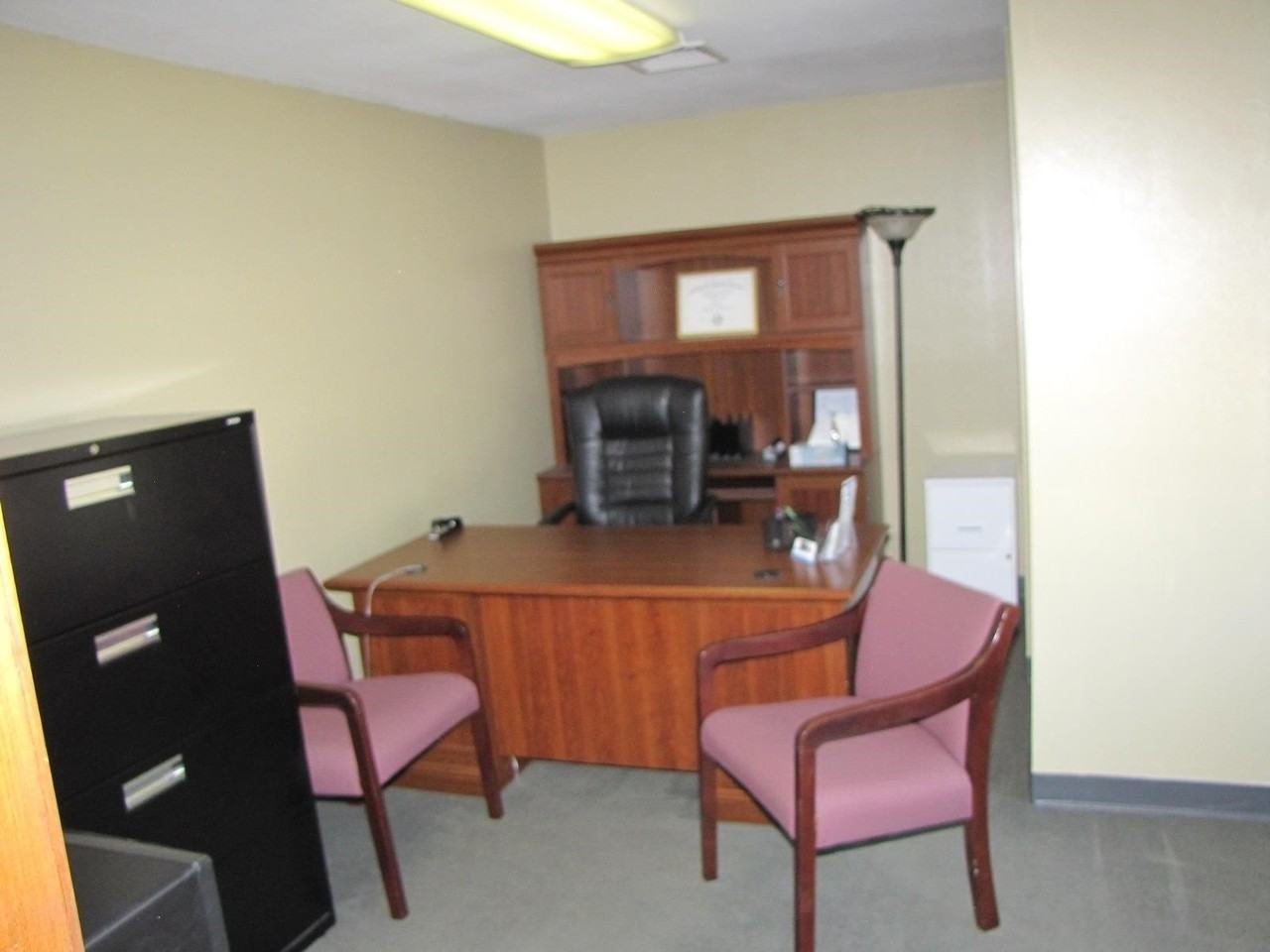 1100 Valley St - Photo 6 of 8