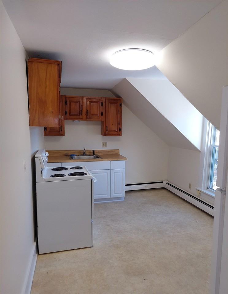 32 S Main St #4 - Photo 4 of 6