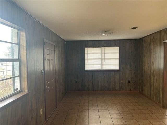 345 Mallard Dr - Photo 3 of 12