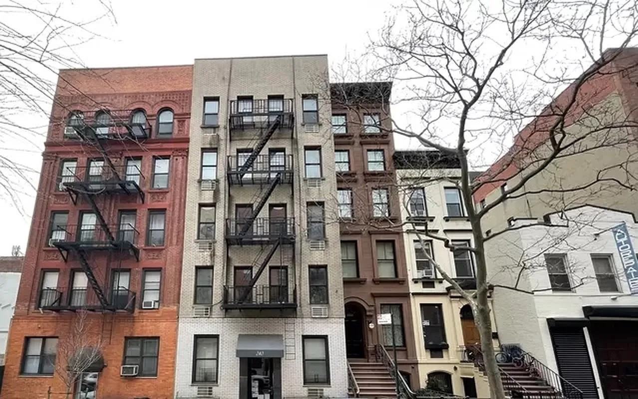 240 E 83rd St #1A - Photo 3 of 6