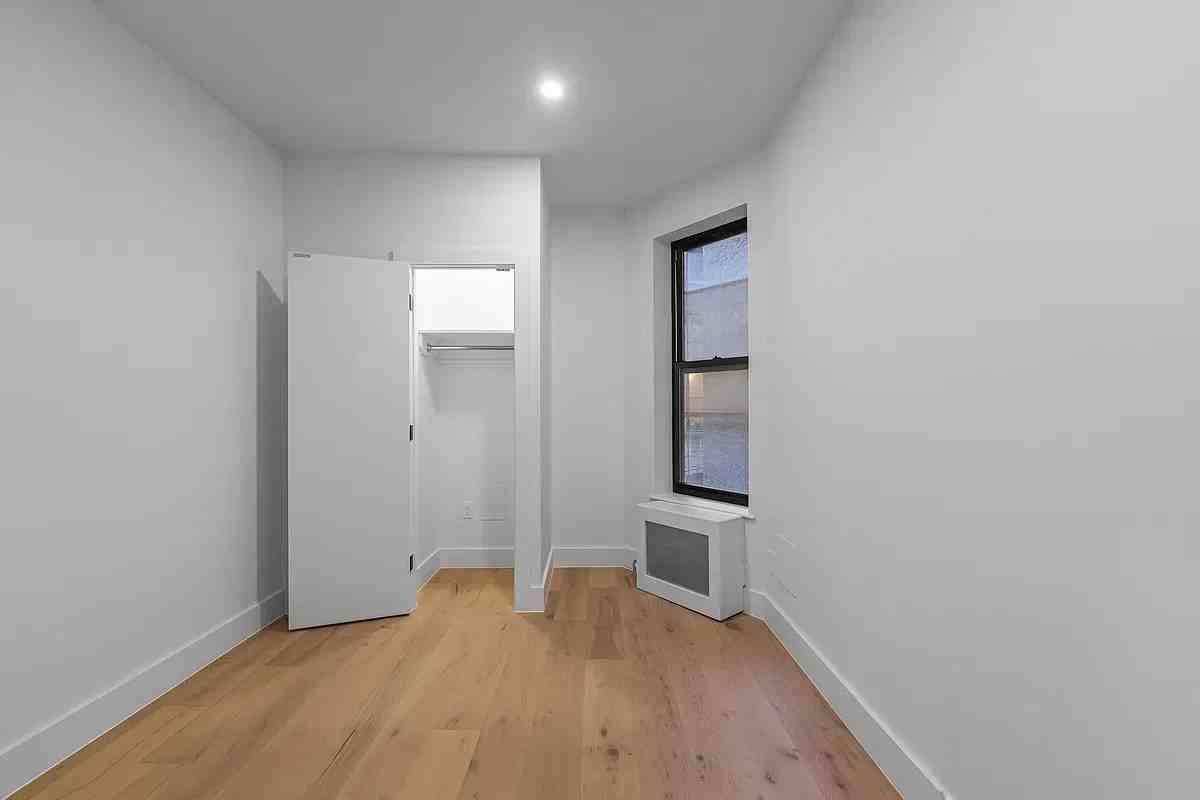 Avenue Of The Americas #6F - Photo 7 of 8