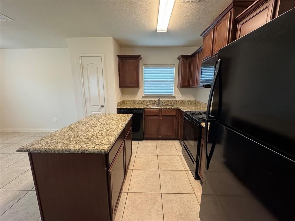 1608 Blackburn Way - Photo 7 of 23