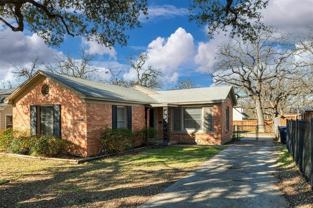 2308 N Edgewood Ter - Photo 1 of 1