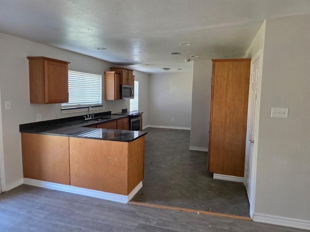 2937 Laramie St - Photo 4 of 9