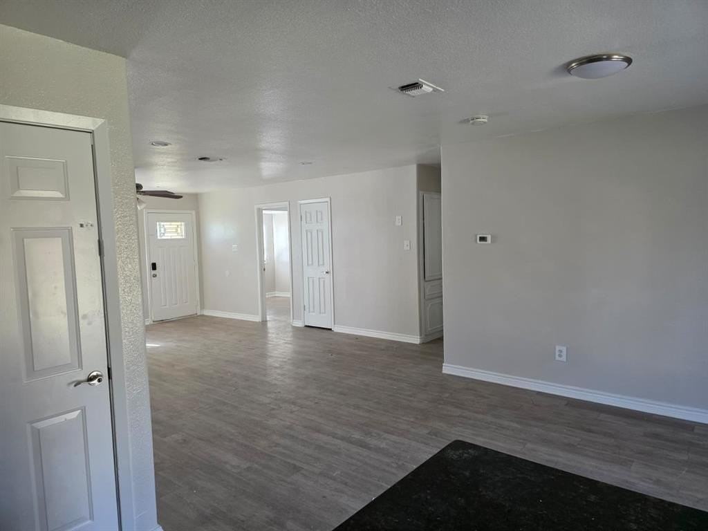 2937 Laramie St - Photo 5 of 9