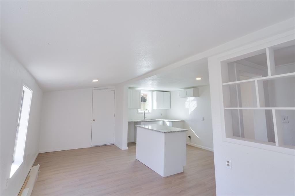 217 N Burdette Ave - Photo 3 of 14