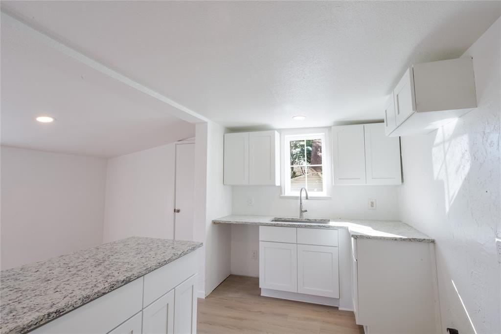 217 N Burdette Ave - Photo 4 of 14