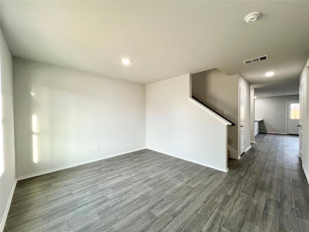 872 Eagles Nest Dr - Photo 2 of 40