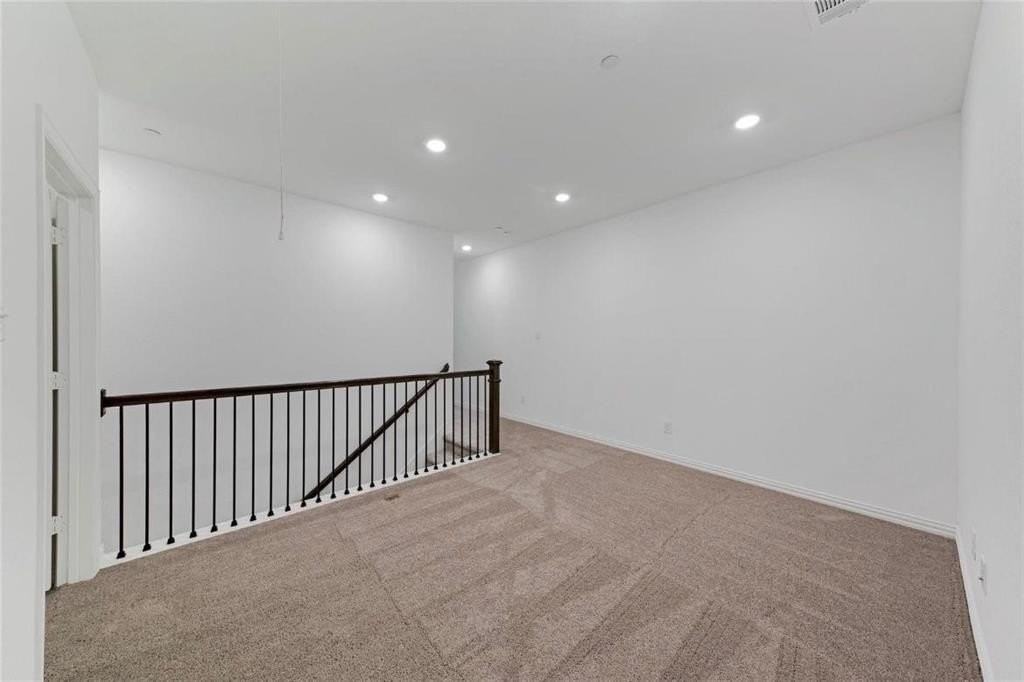 9920 Hennings St - Photo 6 of 11