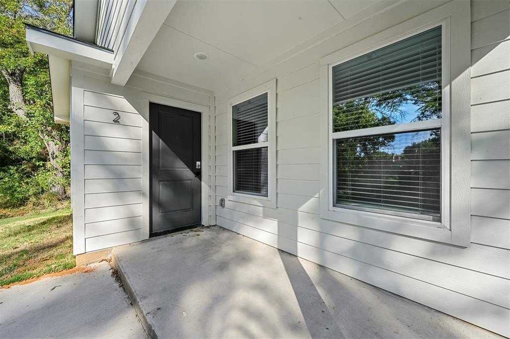 522 E 5th St #1 - Photo 2 of 19