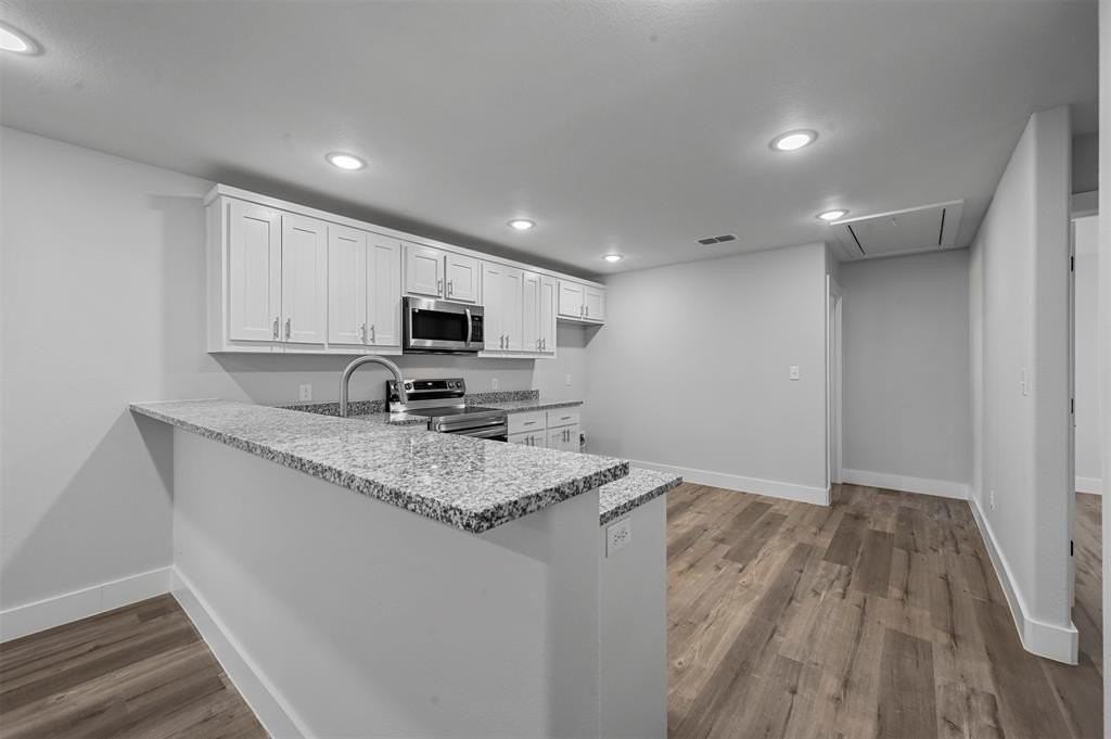 522 E 5th St #1 - Photo 3 of 19