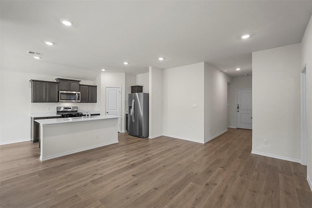 2402 Burleson Rd - Photo 4 of 21