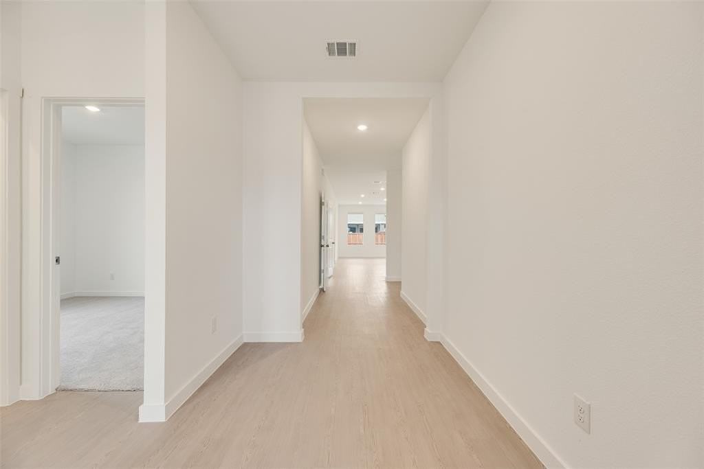 2416 Conroe Rd - Photo 4 of 28