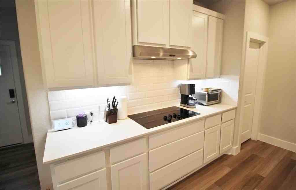 218 Mockingbird Dr - Photo 4 of 27