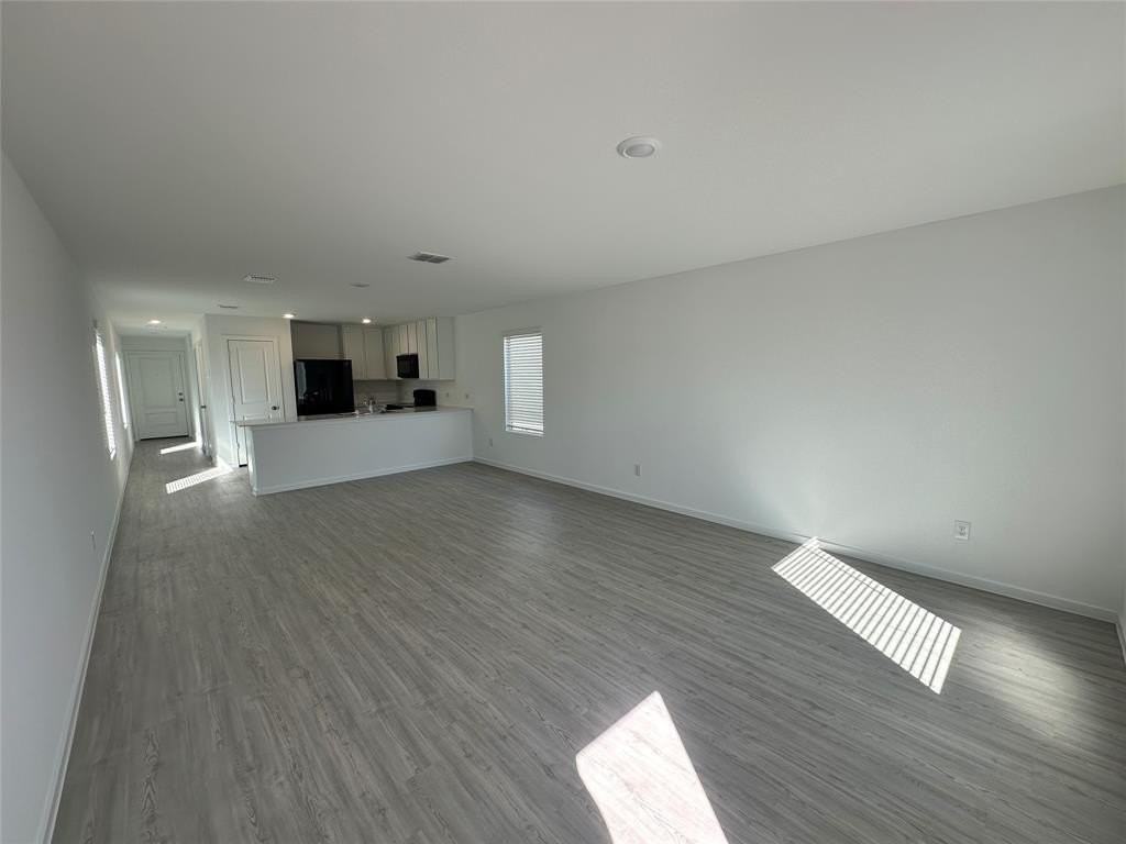 905 Blue Heron Dr - Photo 3 of 11