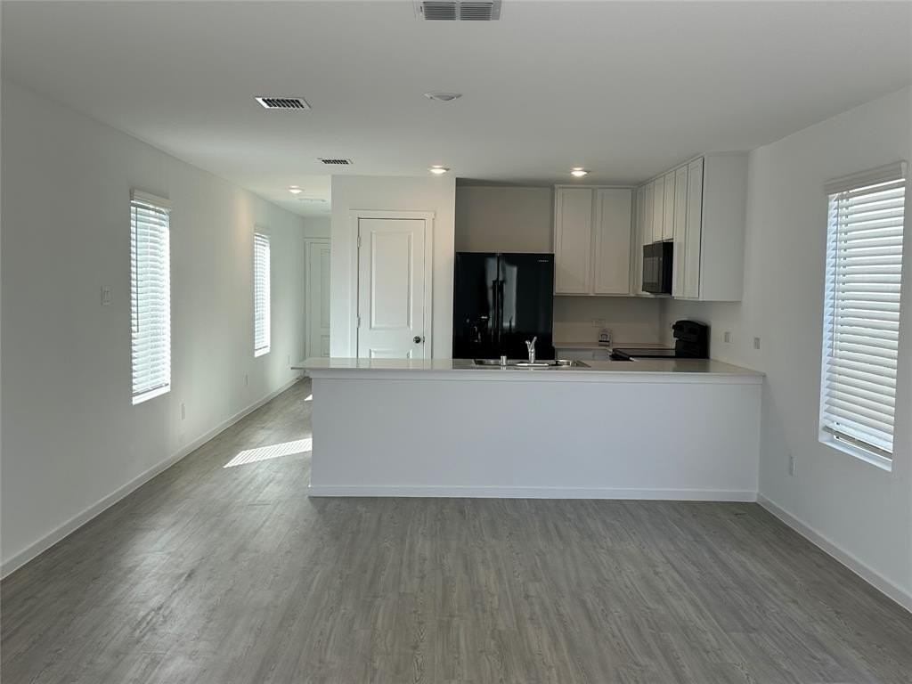 905 Blue Heron Dr - Photo 4 of 11