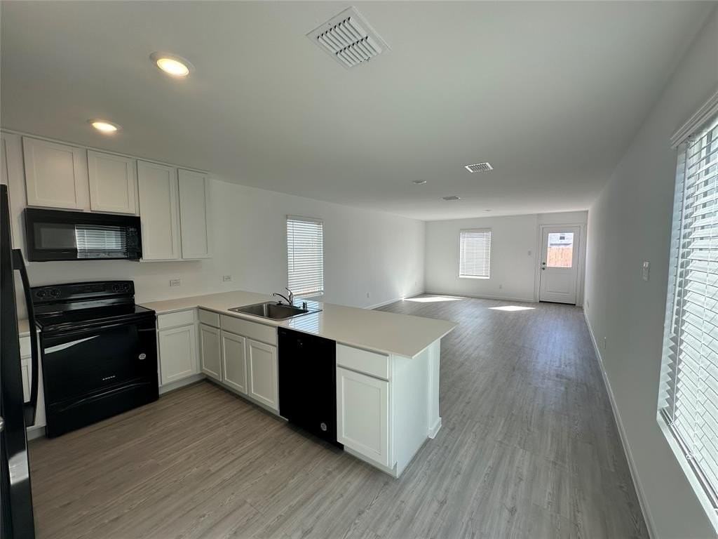 905 Blue Heron Dr - Photo 5 of 11