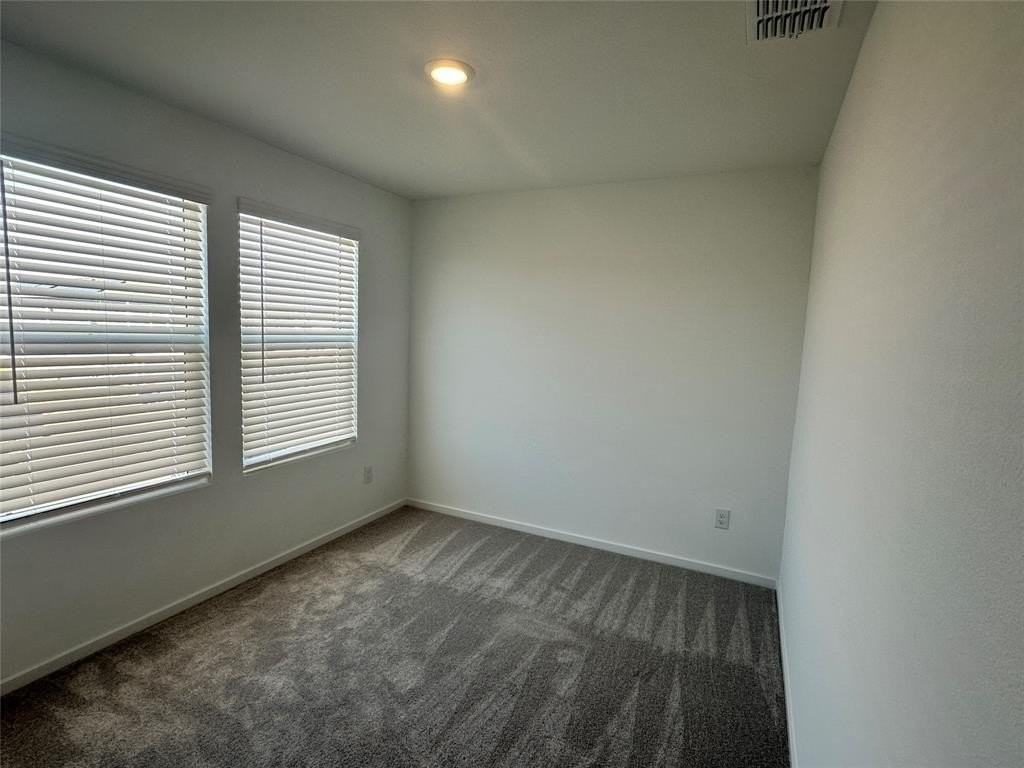 905 Blue Heron Dr - Photo 6 of 11