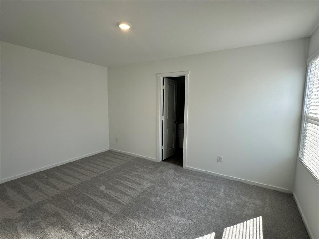 905 Blue Heron Dr - Photo 7 of 11