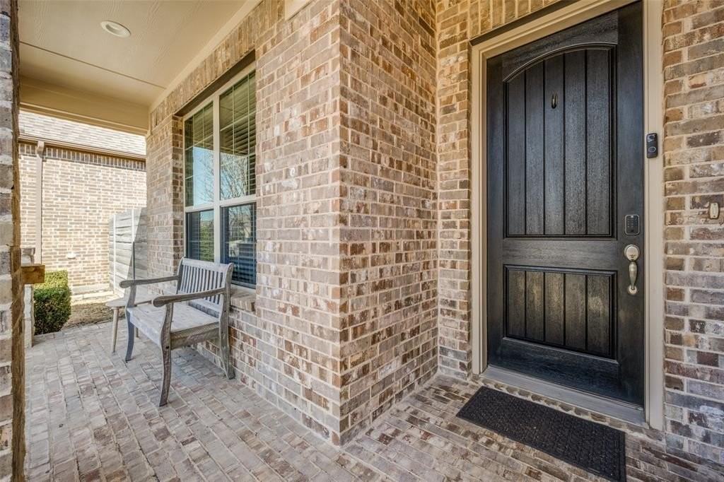 828 Parkside Dr - Photo 5 of 25