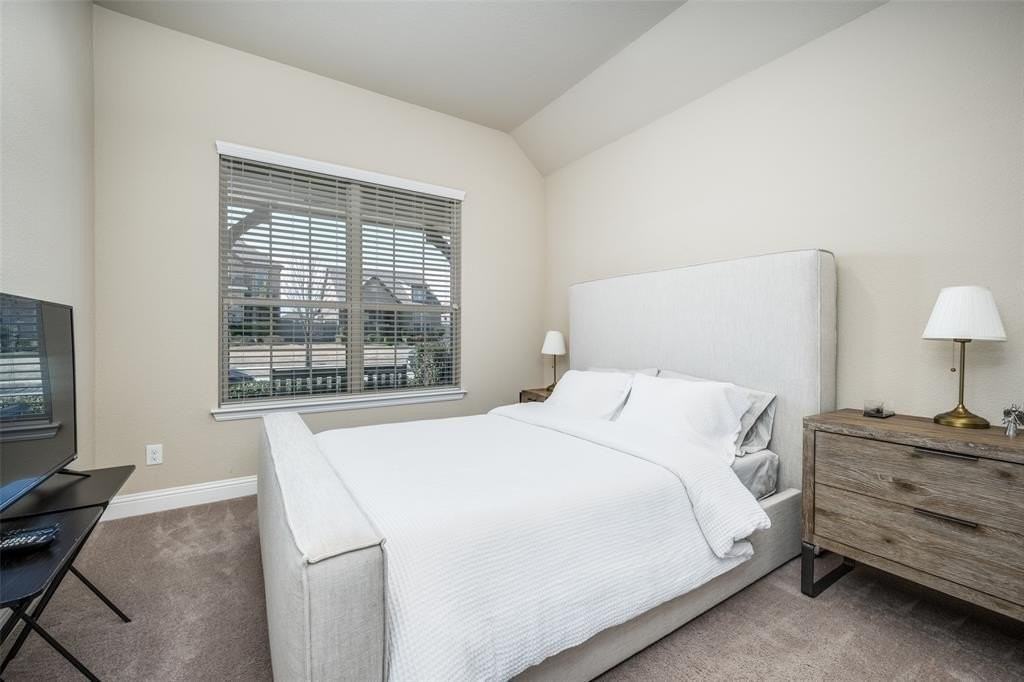 828 Parkside Dr - Photo 7 of 25