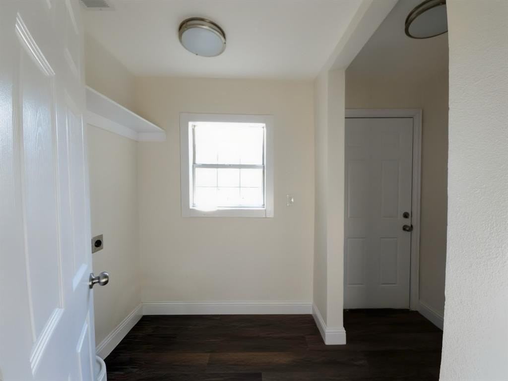 315 W Dexter St - Photo 7 of 17