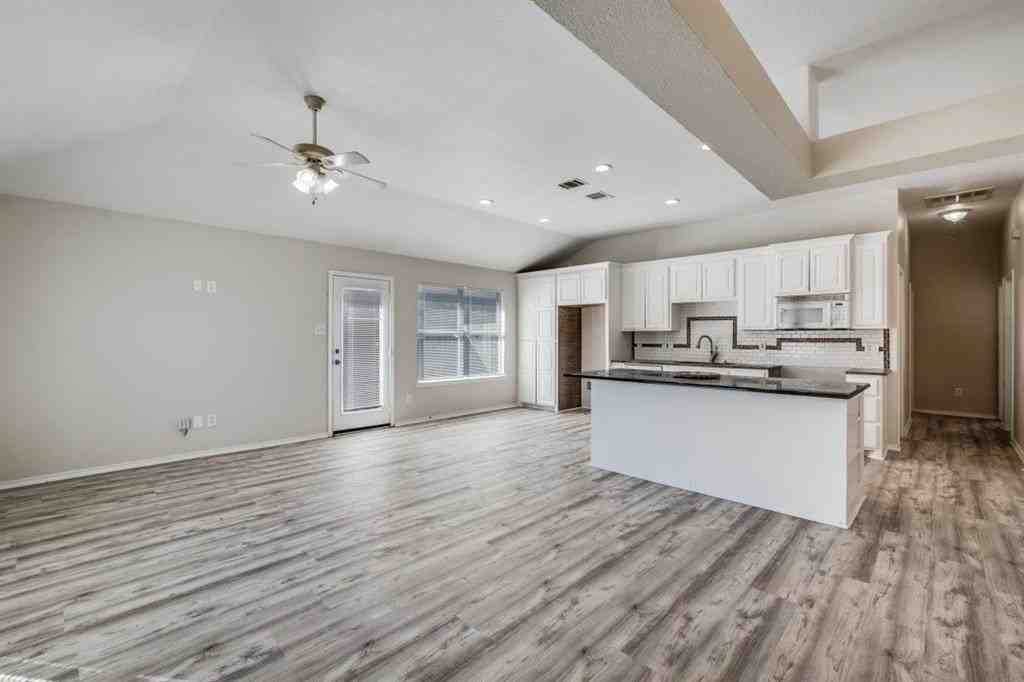 10429 Aransas Dr - Photo 3 of 12