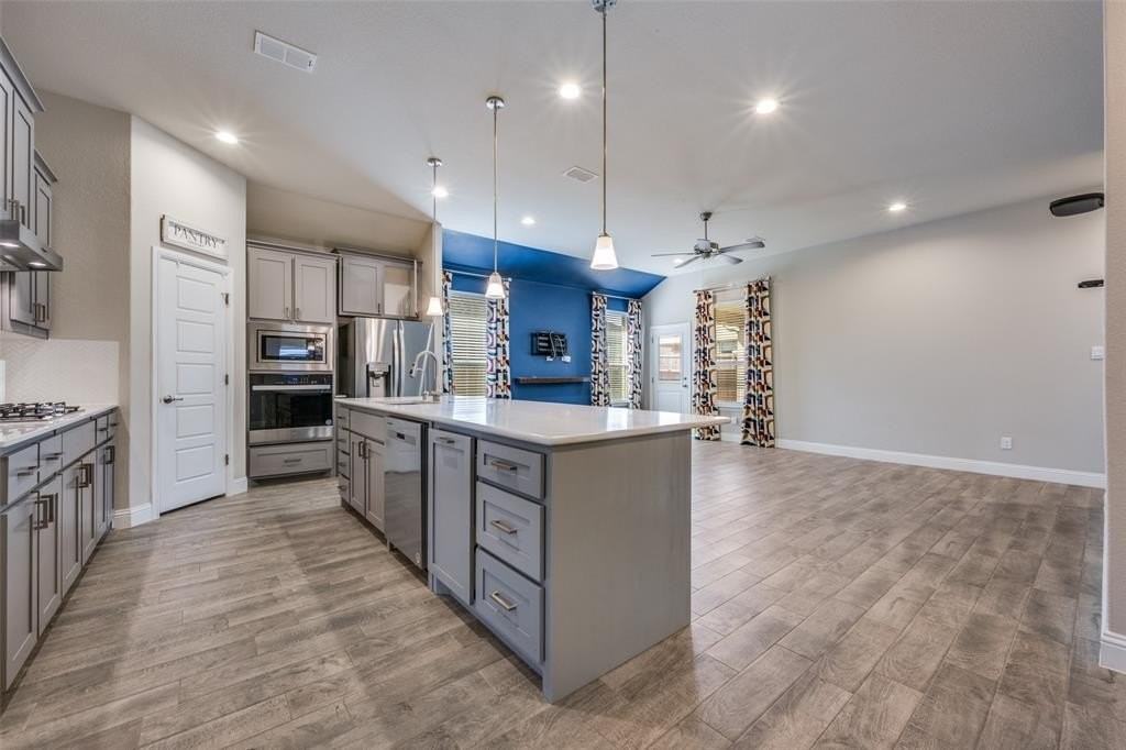 2216 Toucan Dr - Photo 3 of 25