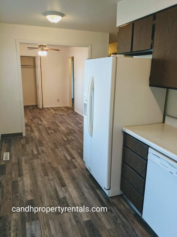 1507 Elaine Street - Photo 6 of 16