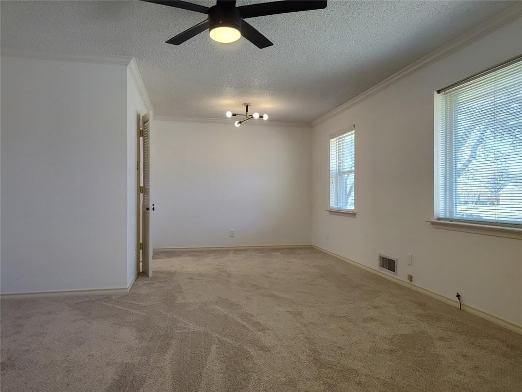 910 Worcester Ln - Photo 4 of 15