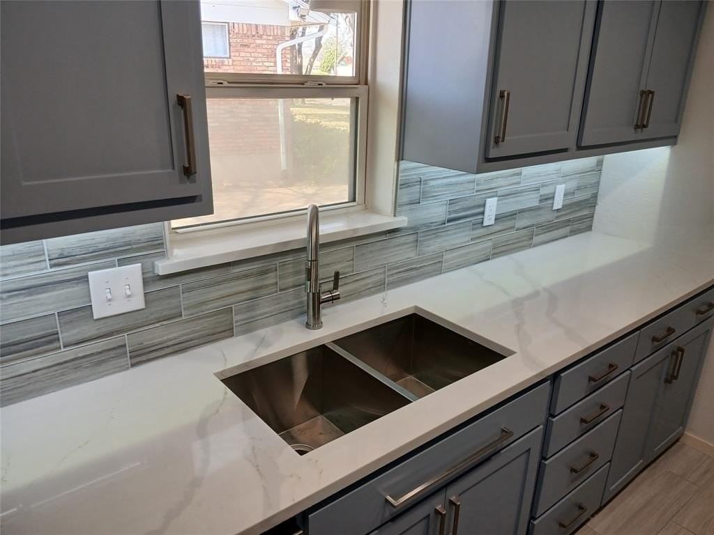 910 Worcester Ln - Photo 7 of 15