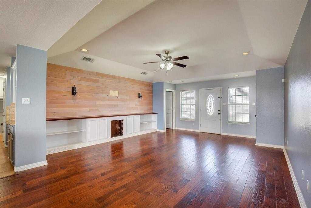 1021 Dominique Dr - Photo 5 of 26