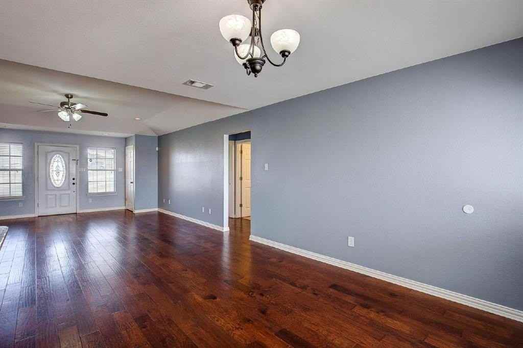 1021 Dominique Dr - Photo 6 of 26