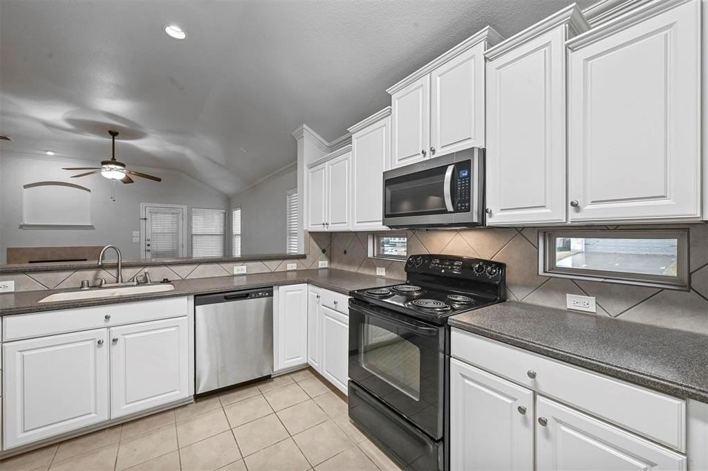 1400 Rosson Rd - Photo 6 of 23