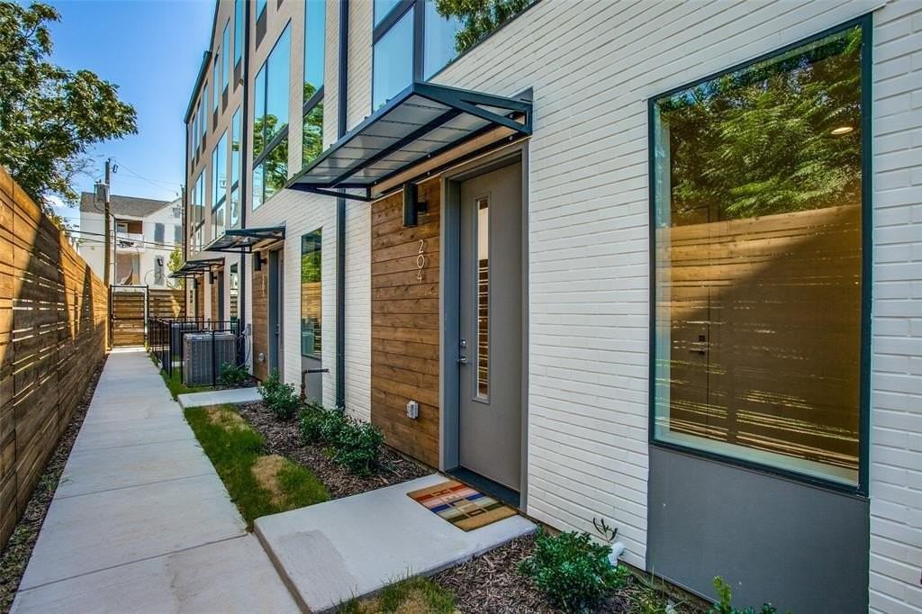 4419 Cabell Dr #203 - Photo 2 of 25