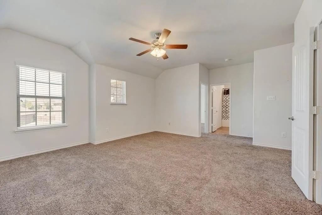 633 Bassett Hall Rd - Photo 5 of 20