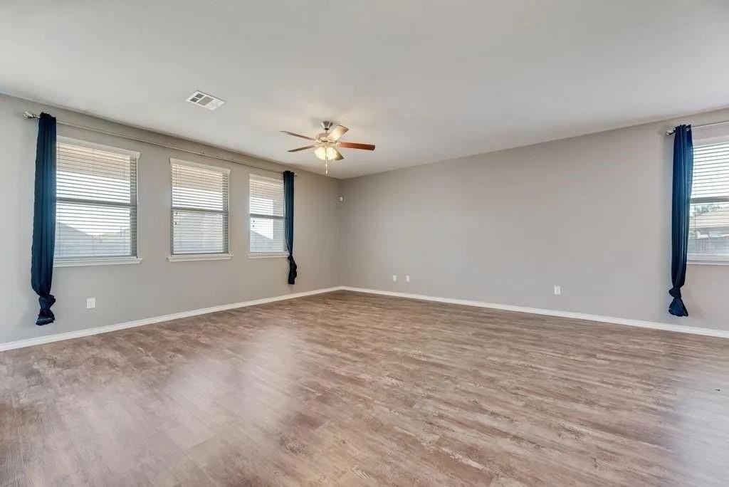 633 Bassett Hall Rd - Photo 6 of 20