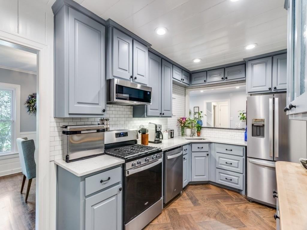 3417 Stadium Dr - Photo 7 of 20