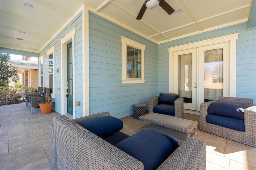 1016 Peacock Blvd - Photo 4 of 40