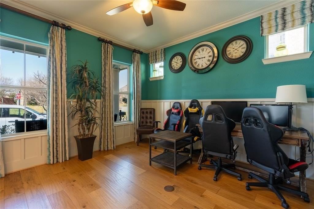 1016 Peacock Blvd - Photo 7 of 40