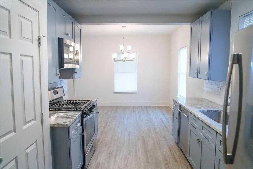 1026 Rockwood St - Photo 5 of 11