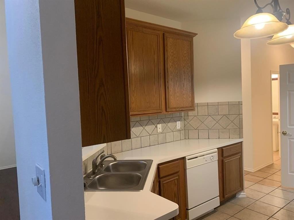 4577 Woodsboro Ln - Photo 5 of 20