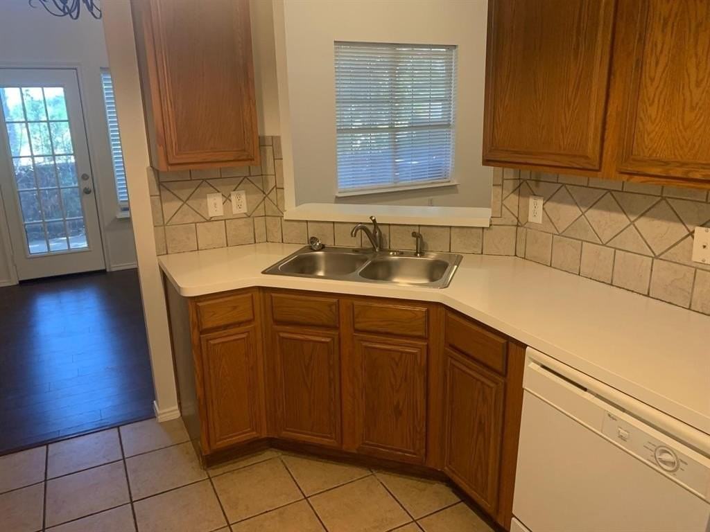 4577 Woodsboro Ln - Photo 6 of 20