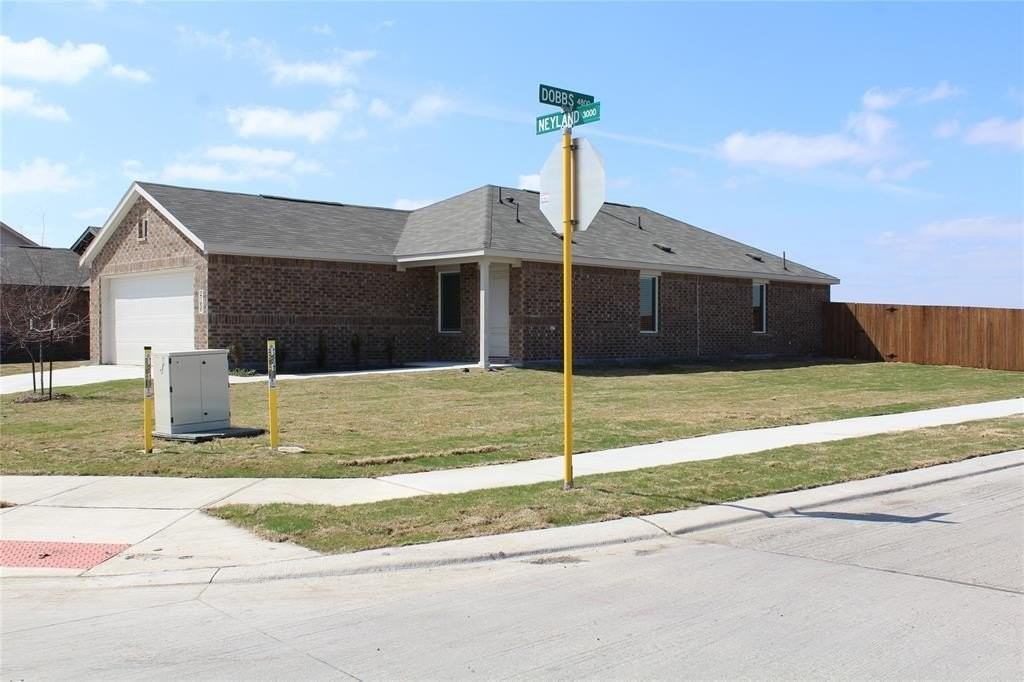 2100 Neyland Dr - Photo 5 of 27