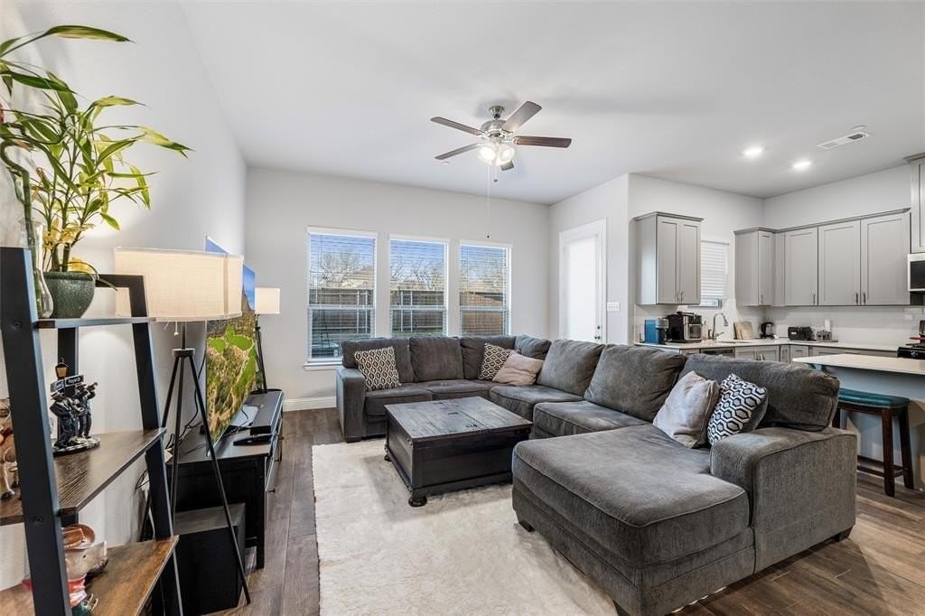 620 Hutchinson Ln - Photo 5 of 16