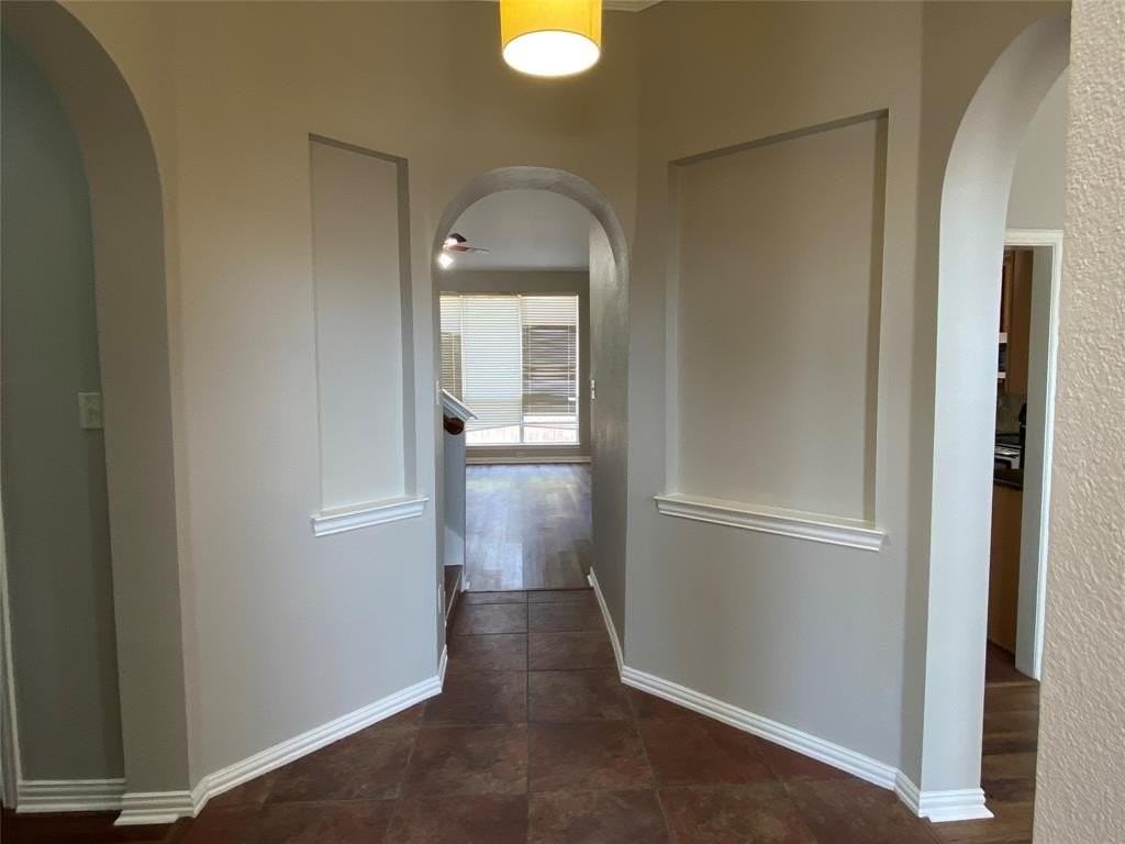 1544 Commerce Dr - Photo 2 of 19