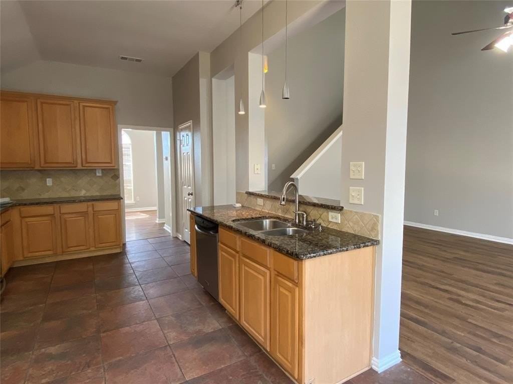 1544 Commerce Dr - Photo 7 of 19