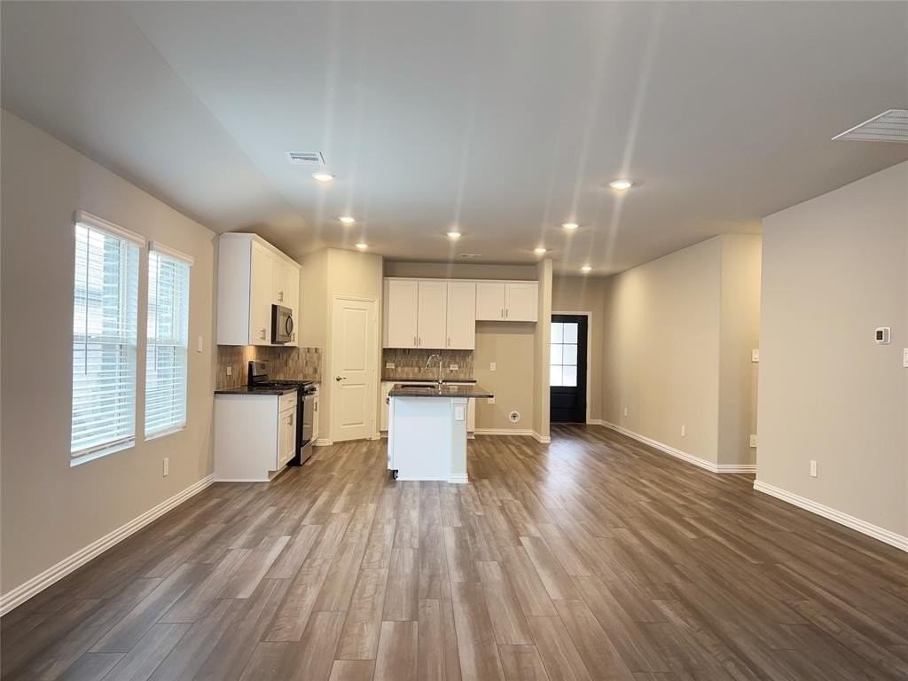 1206 Corkwood Dr - Photo 3 of 17